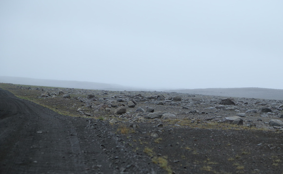 Gloomy day on the Hólssandur desert, en route to Detifoss