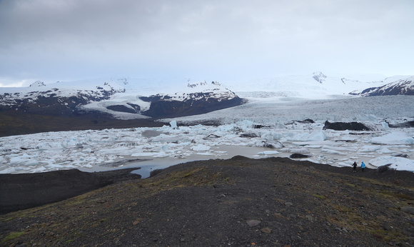 Panorama of the lagoon, glacier and mountains