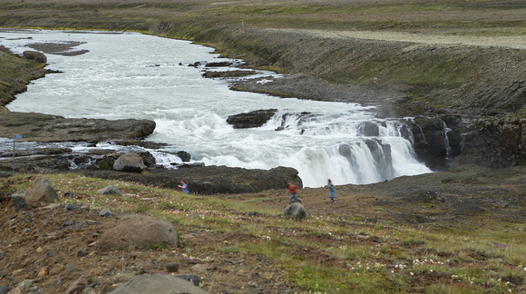 Gygjarfoss falls on F338 road into Kerlingarfjoll