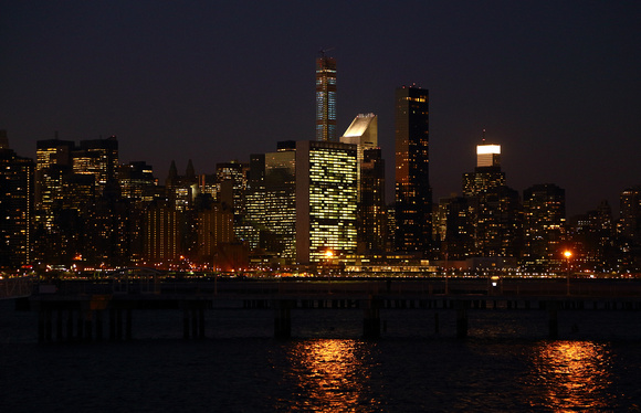 UN Building and 432 Park Ave, from Greenpoint, Brooklyn, NYC